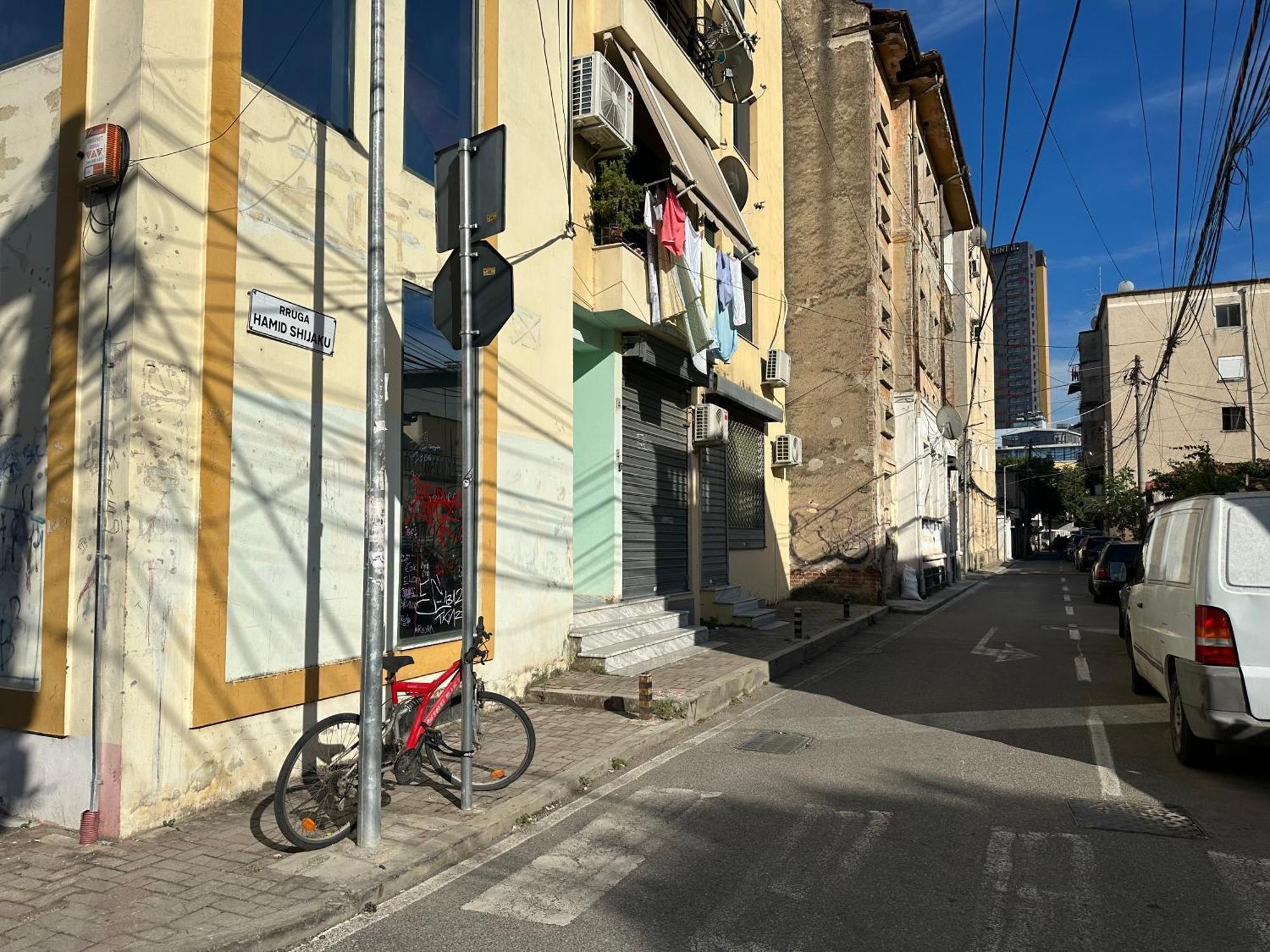 Central Comfort Suites Tirana Exterior foto