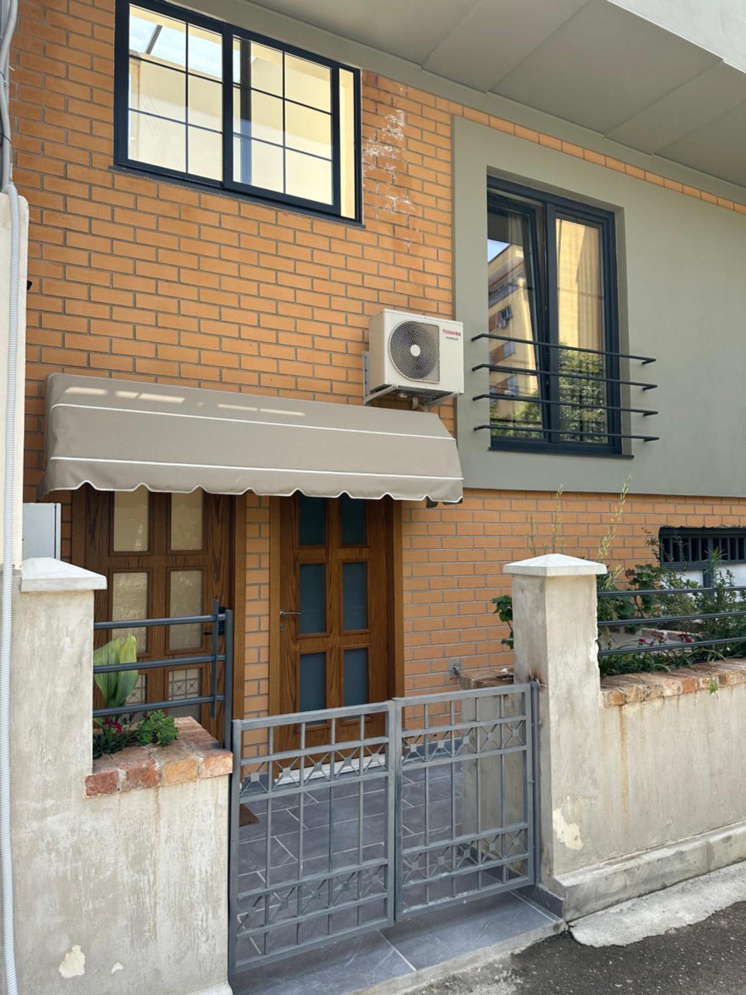 Central Comfort Suites Tirana Exterior foto
