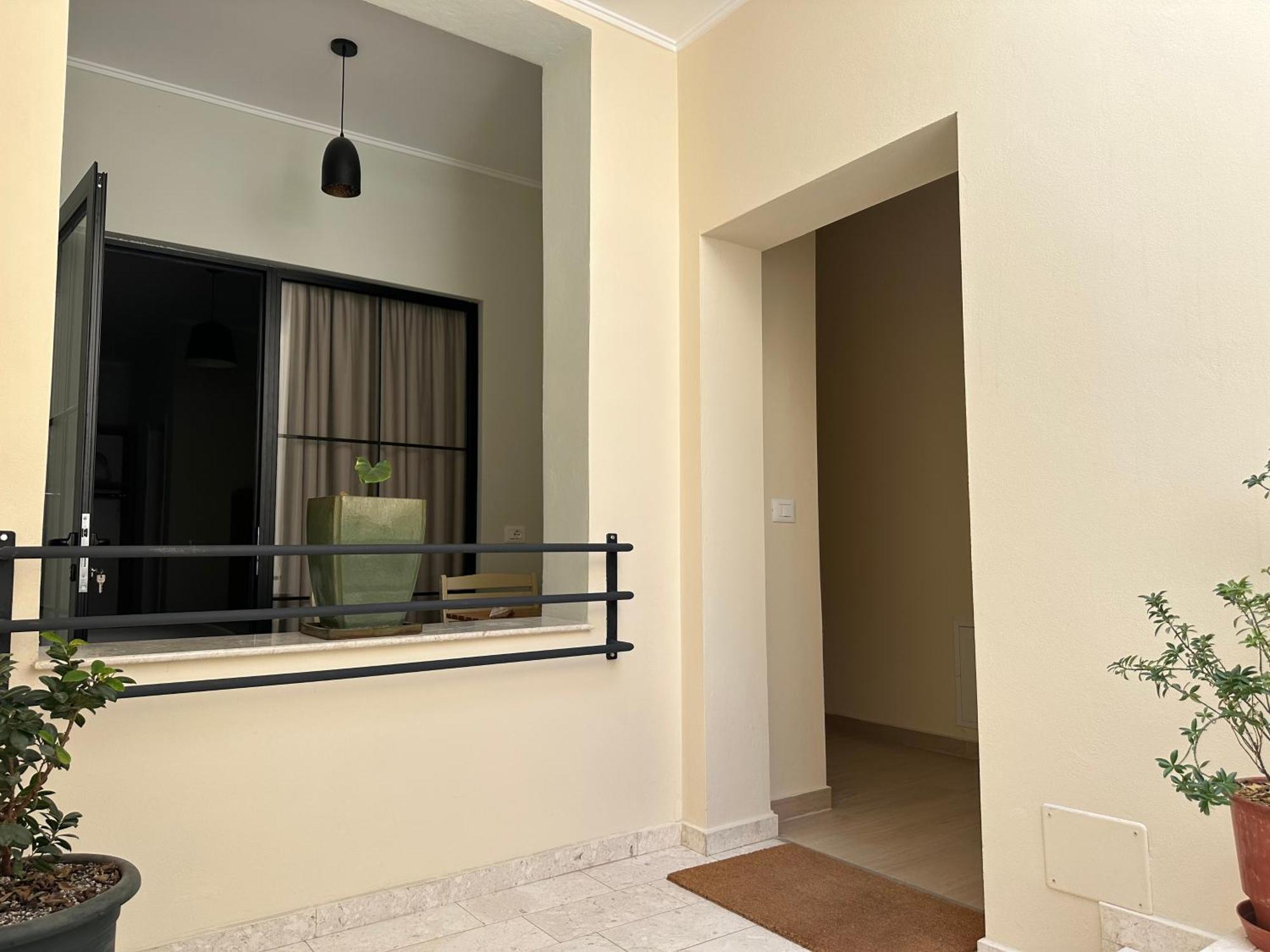 Central Comfort Suites Tirana Exterior foto